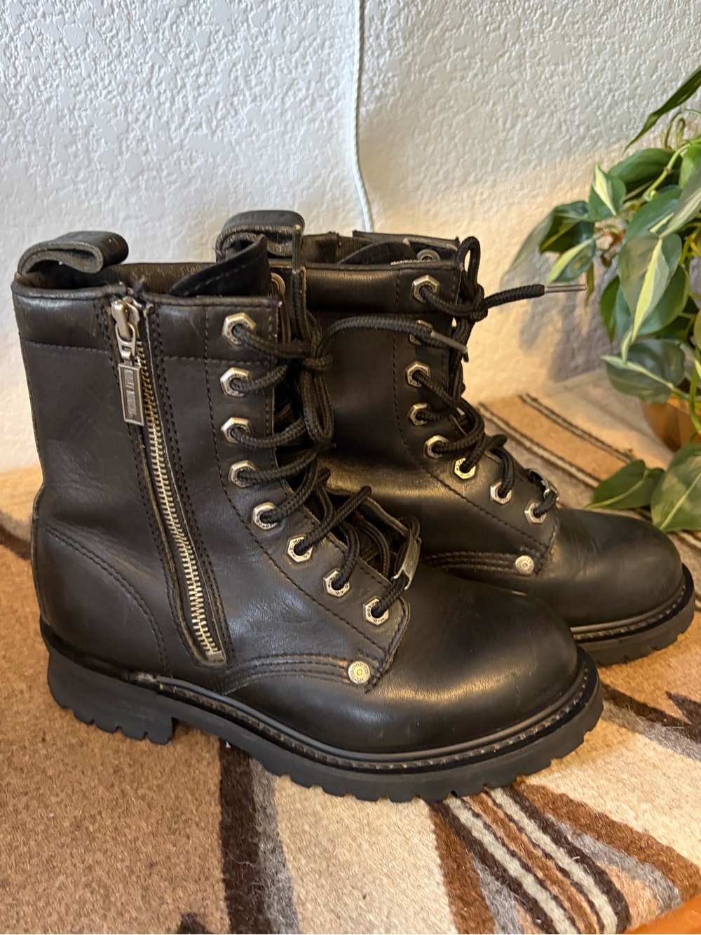 Harley Davidson Black Lace-Up Leather Combat Boots with Side Zip women’s 6.5